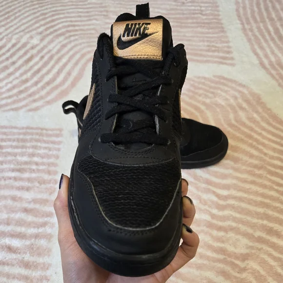 Nike Women's Court Borough Low Sneaker | 7.5 - Picture 6 of 14